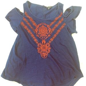 Lucky Brand ladies cut out shoulder top size med